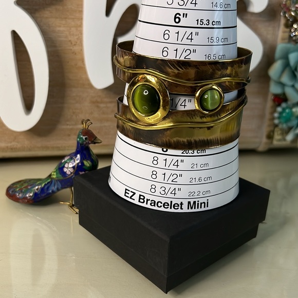 Wide Geometric Cat Eye Cuff Bracelet - Picture 7 of 8